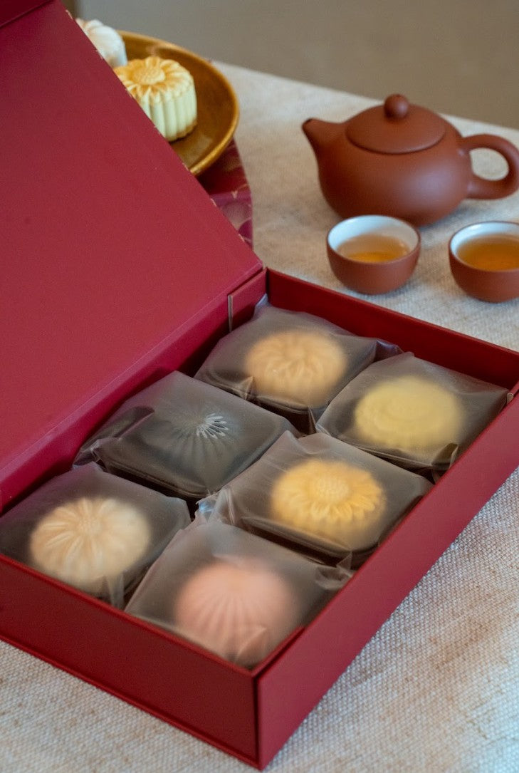 Moonflower Momoyama Mooncakes